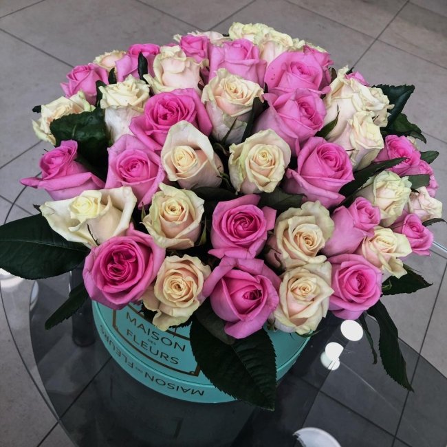 51 Роза.Высота 40см. Коробка круглая (бирюзовая)