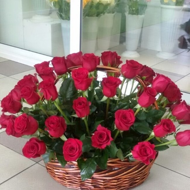Корзина с розами 35 роз