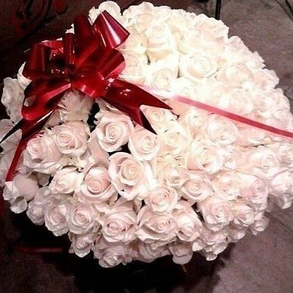 101 Роза.Высота 40см. Коробка круглая