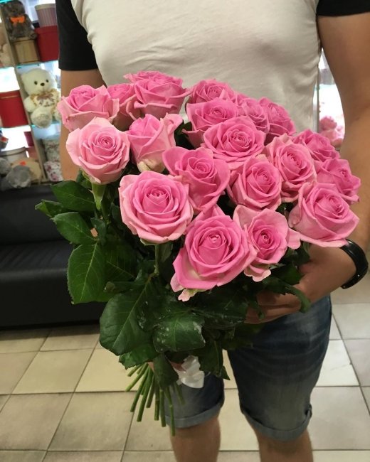 Роза Аква (розовая). Букет из 21 розы. Высота 70 см