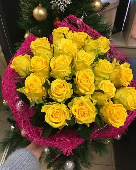 Роза Пени Лейн (желтая). Букет из 75 роз. Высота 40 см