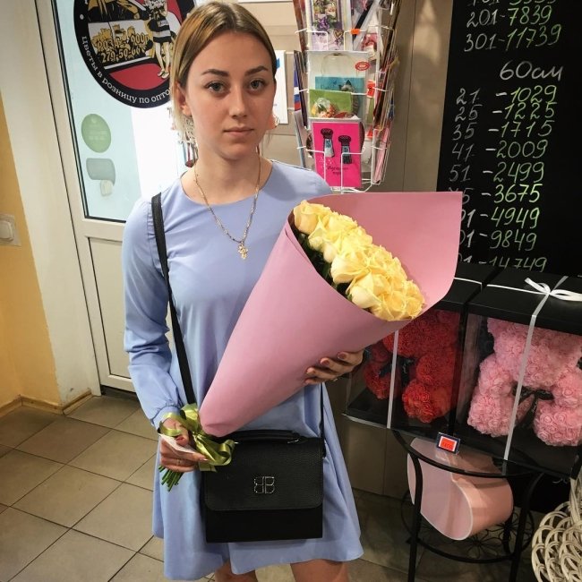 Роза Пич-Аваланж (персиковая). Букет из 25 роз. Высота 70 см