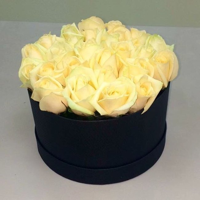 41 Роза.Высота 40см. Коробка круглая (черная)