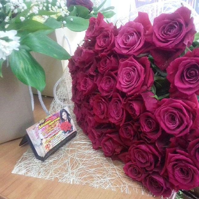 Роза Шангри Ла (розовая). Букет из 35 роз. Высота 70 см