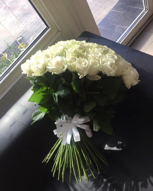 Роза Аваланж (белая). Букет из 101 розы. Высота 60 см