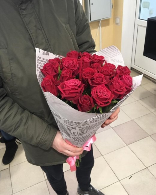 Роза Шангри Ла (розовая). Букет из 21 розы. Высота 50 см